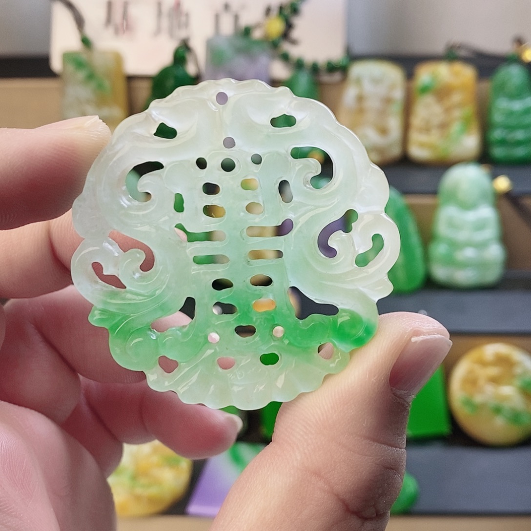 翡翠银S925镶嵌吊坠(赠链)