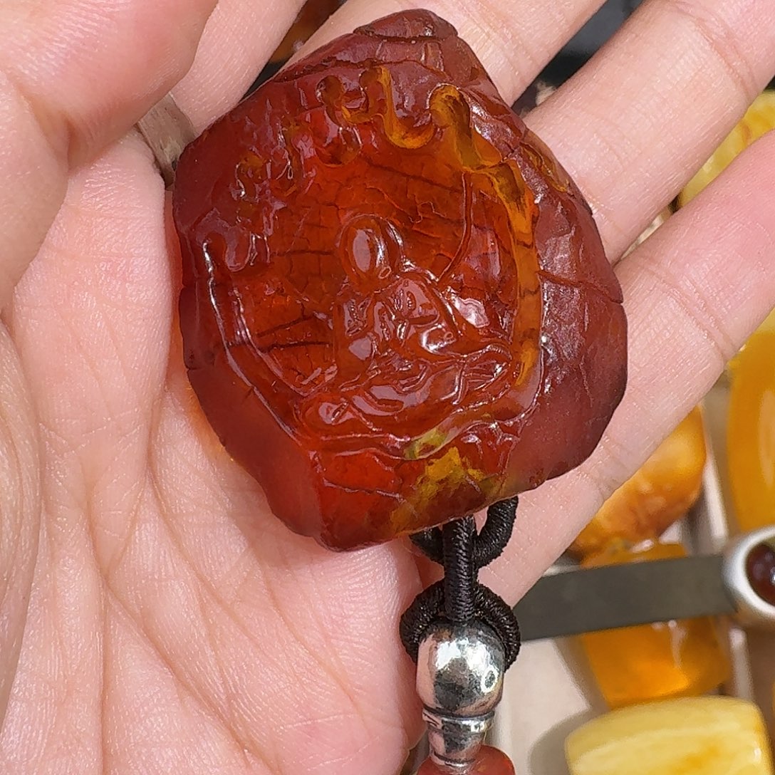 尘***定琥珀未镶嵌裸石我