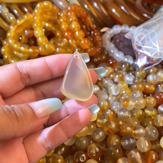 玛瑙/玉髓玛瑙吊坠未镶嵌