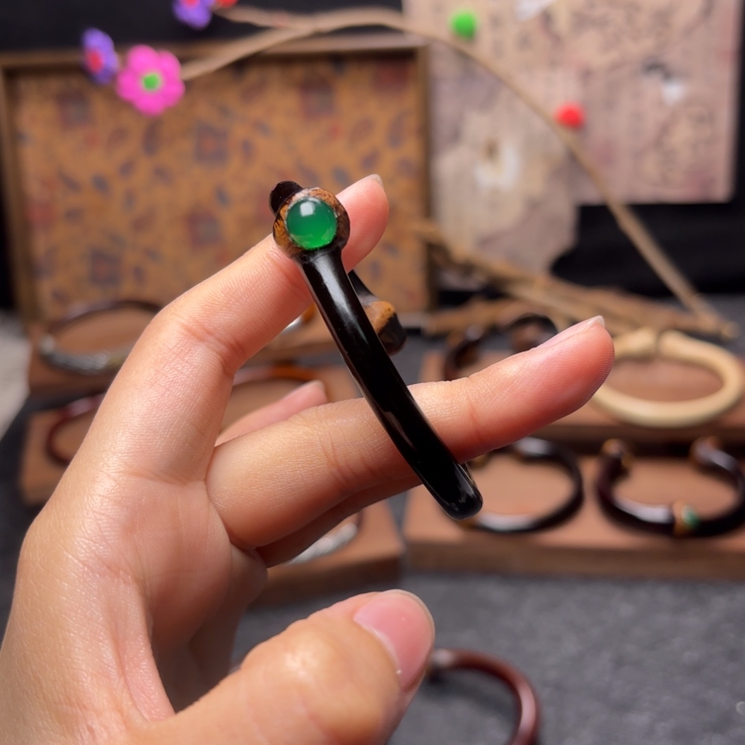 五***路木质非金属黑藤有节宝石款