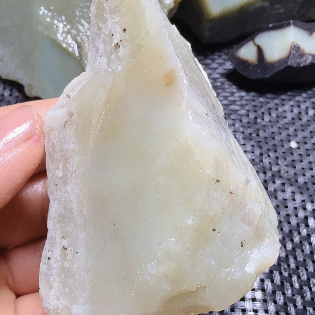 和田玉（糖玉）未镶嵌珠宝半成品