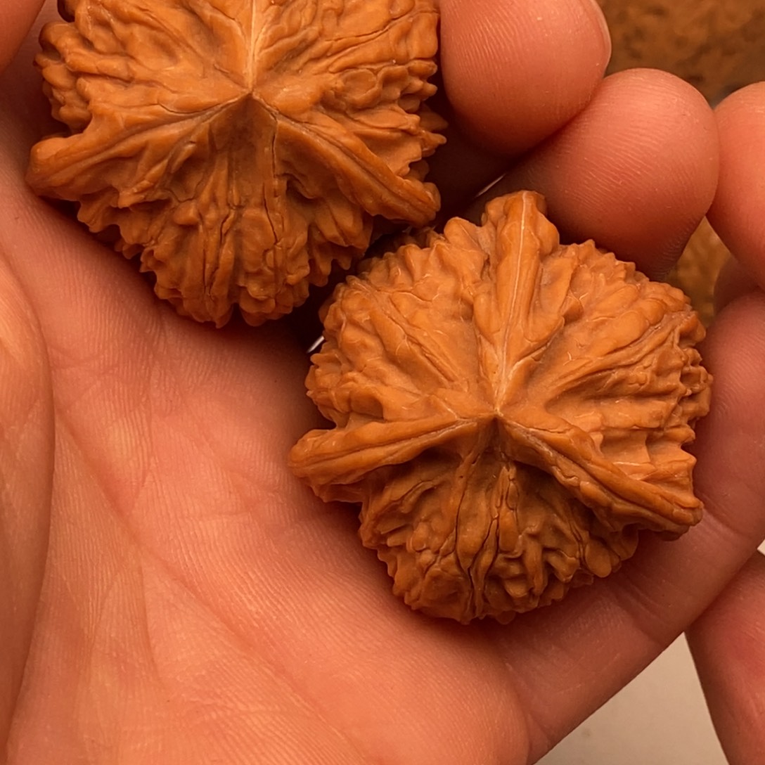 楠***丿把件文玩核桃39文山三棱