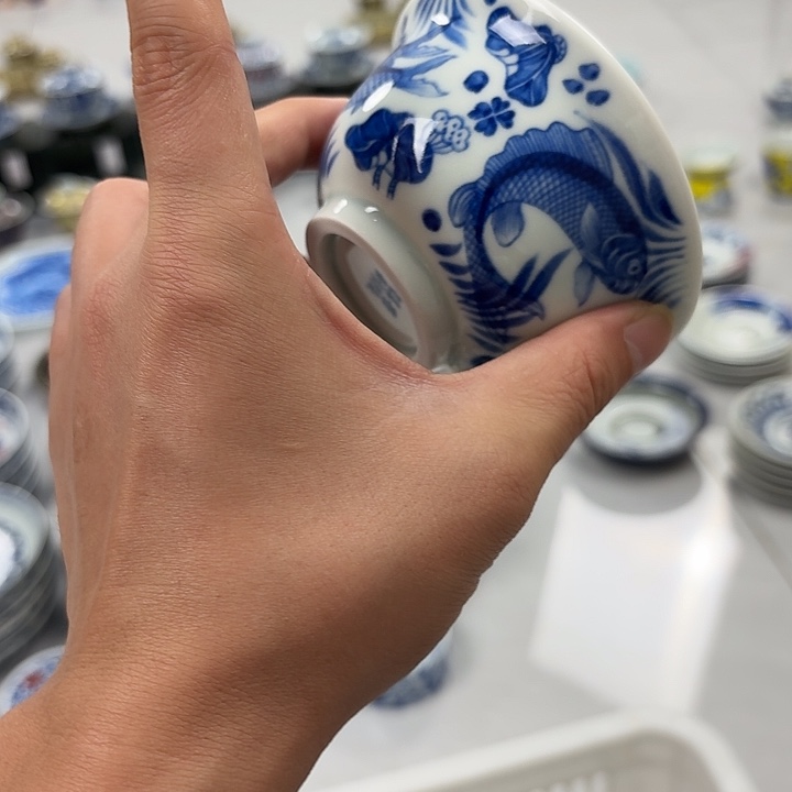 瓷片青花鱼藻大压手杯景德镇