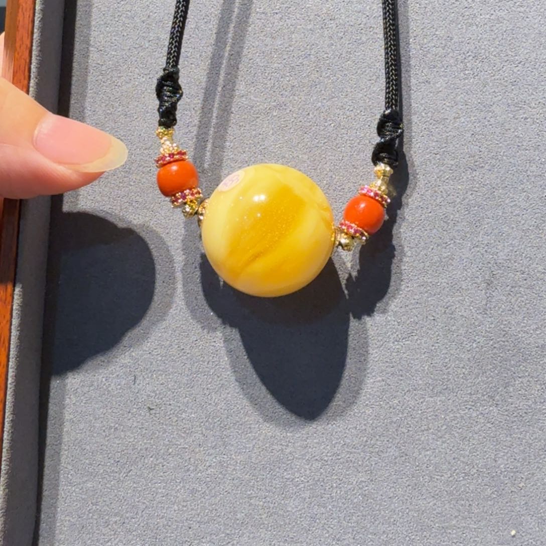 悠***姐未镶嵌颈饰琥珀纯天然蜜蜡锁骨链25