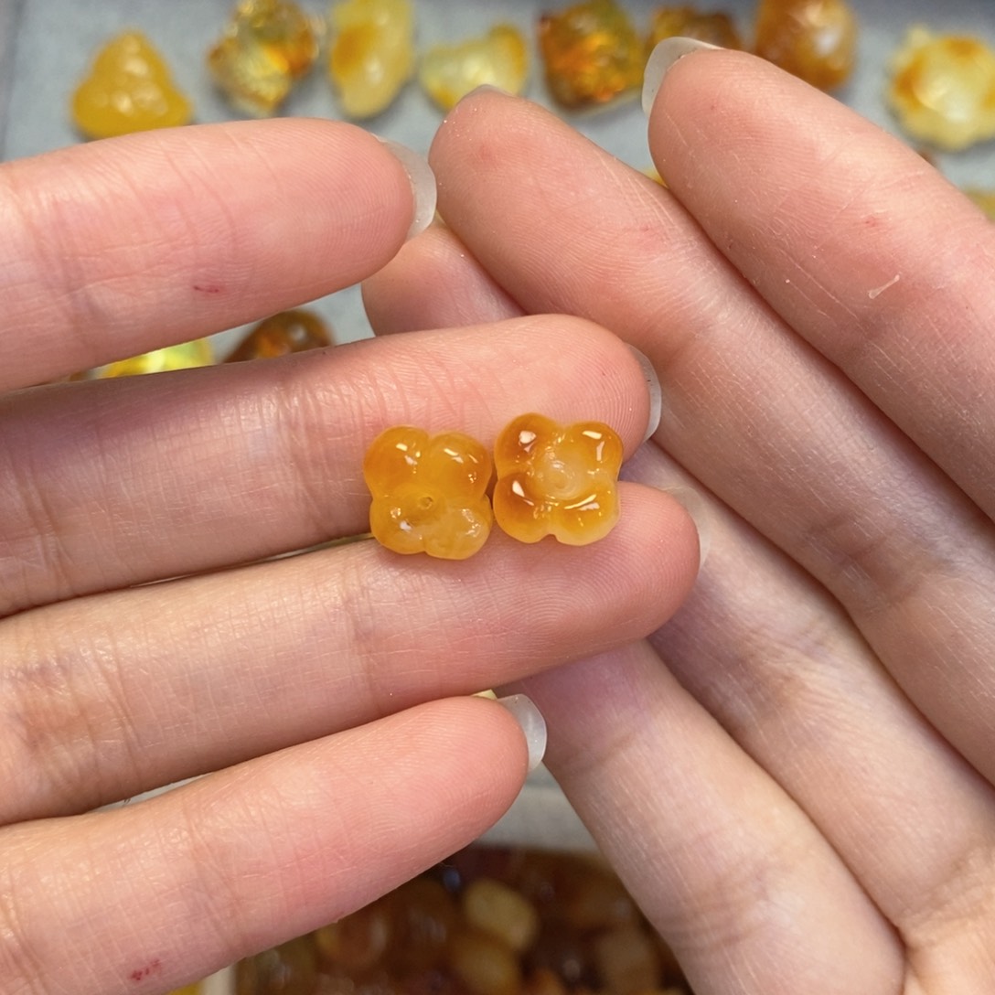 蜜蜡颈饰未镶嵌桂花