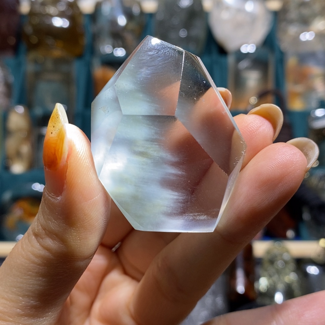 水晶颈饰未镶嵌木****水晶