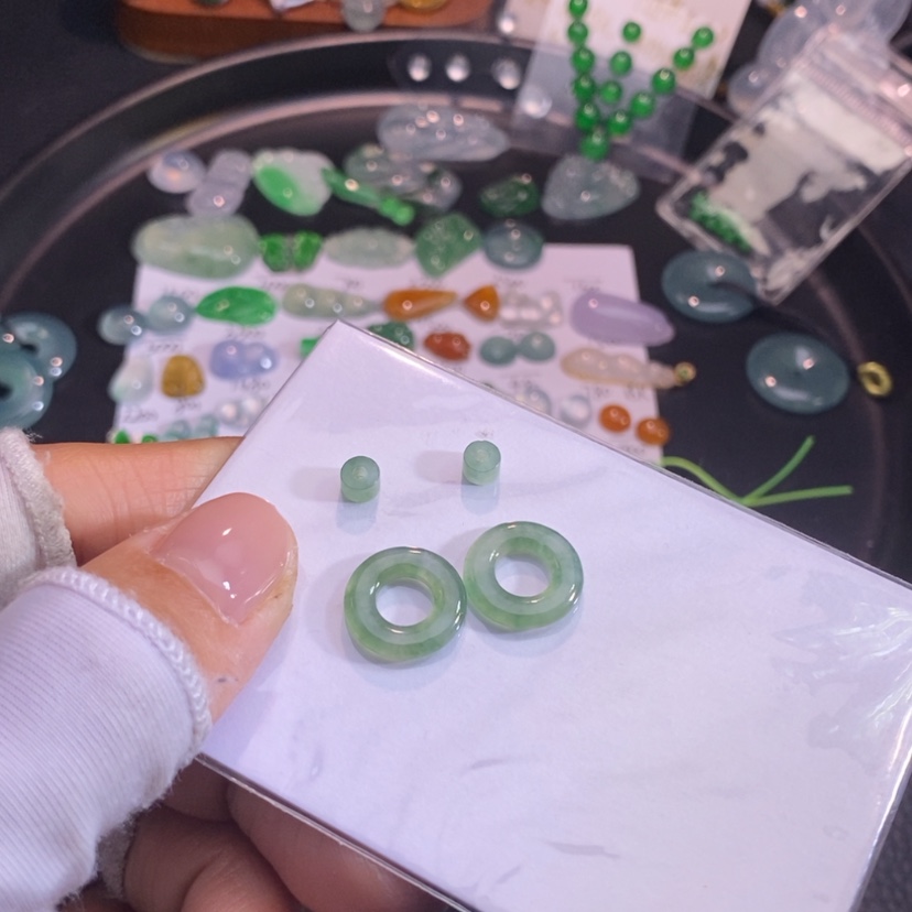 【闪购商品】翡翠挂件未镶嵌圈
