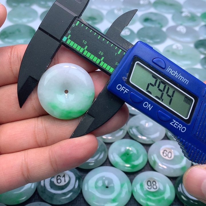 翡翠颈饰未镶嵌缅甸天然A货翡翠