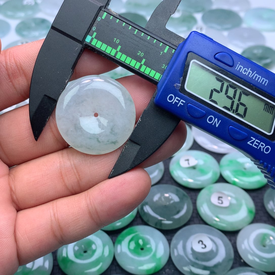 翡翠颈饰未镶嵌缅甸天然A货翡翠