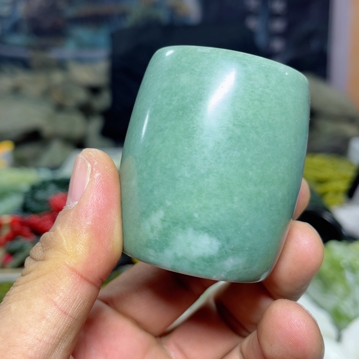 蛇纹石玉水杯未镶嵌