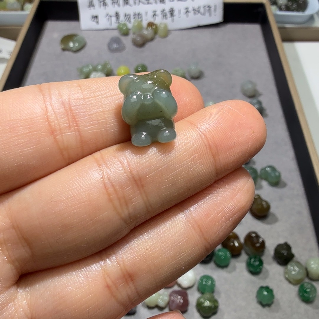 和田玉未镶嵌珠宝奇石