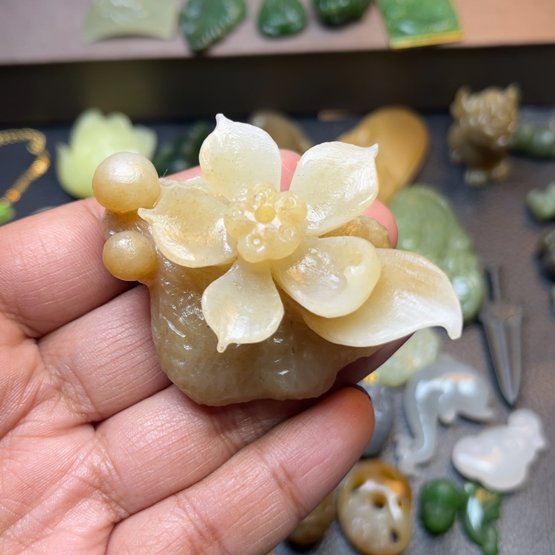 和田玉颈饰未镶嵌