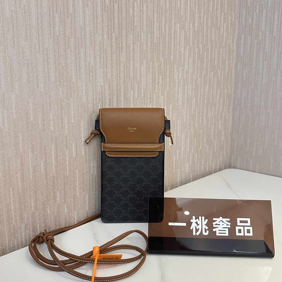 95新 Celine/思琳 一桃/98新/思琳 老花手机包斜挎