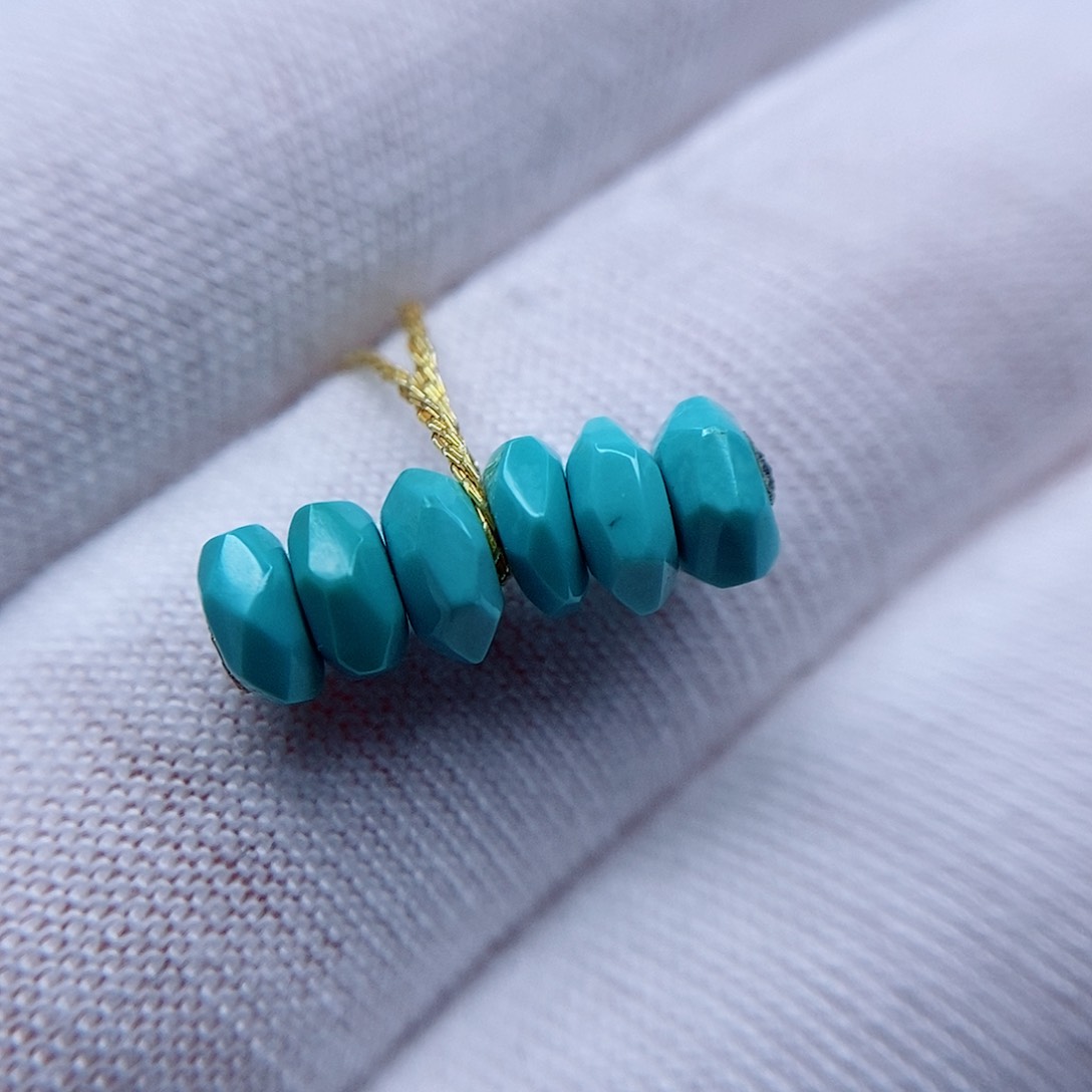 绿松石配饰未镶嵌