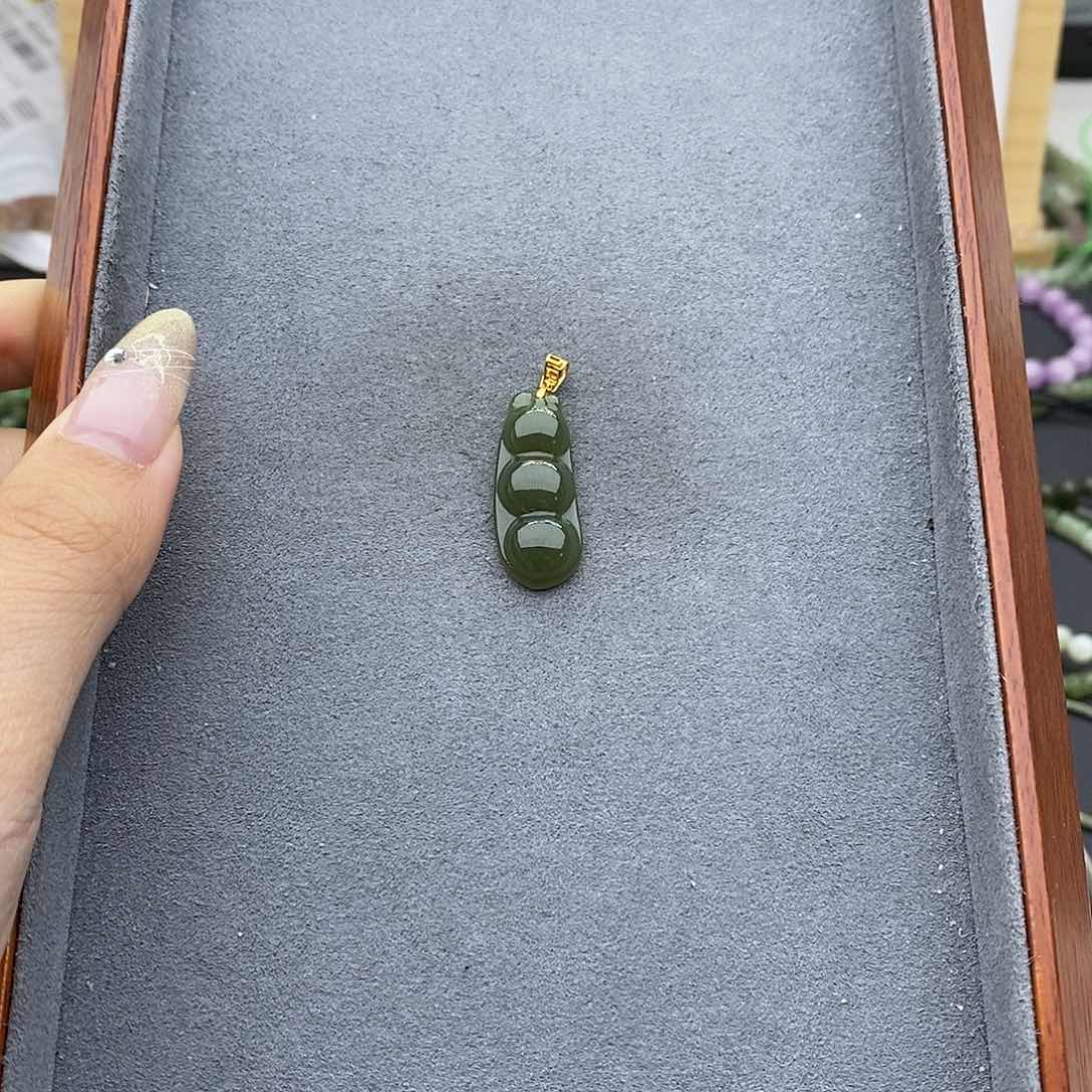 和田玉吊坠(不含链)18K金镶嵌