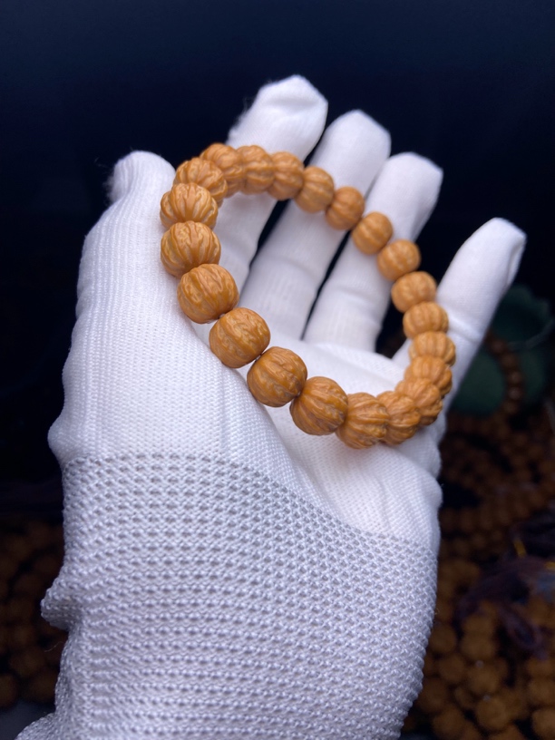 猴头核桃雕刻京八棱馒头料，尺寸11-12mm原色