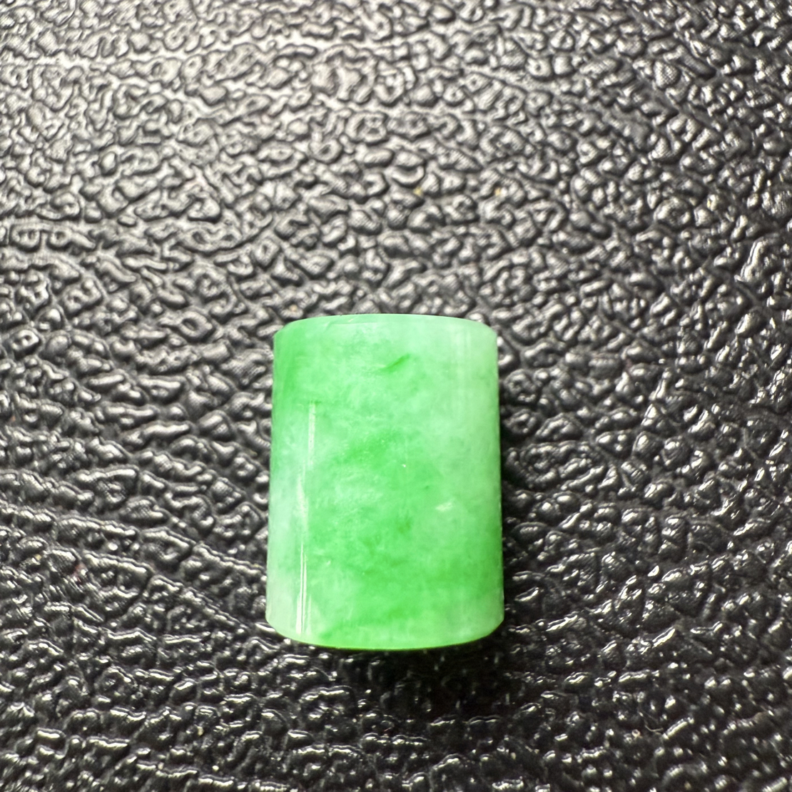 天然缅甸翡翠A货飘阳绿路路通直经卡10.7-高13.4mm