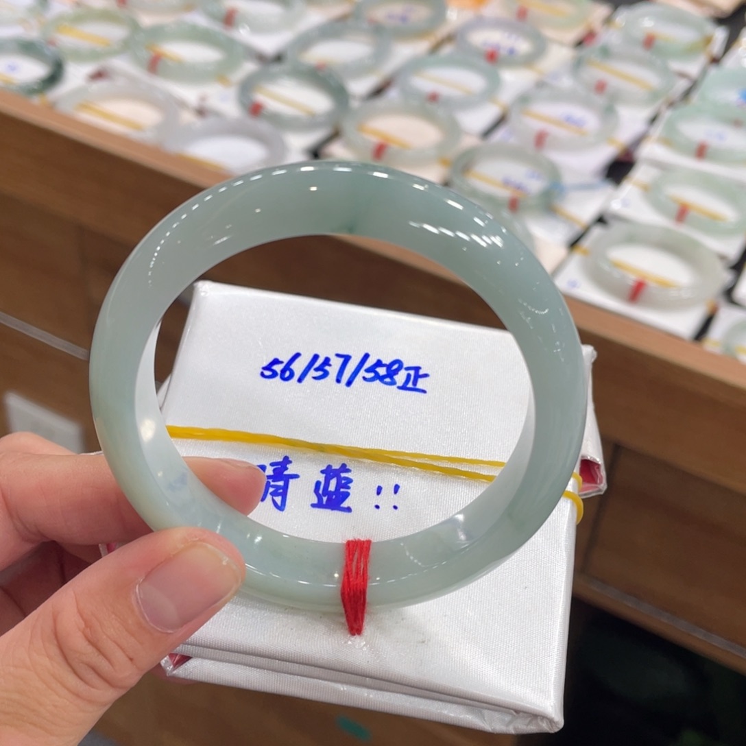 翡翠手镯未镶嵌缅甸翡翠天然翡翠