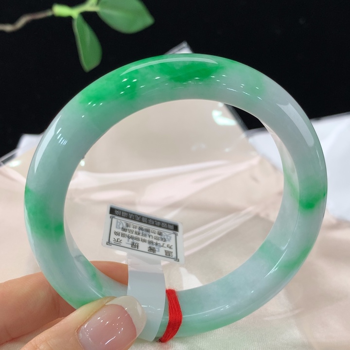 翡翠手镯未镶嵌111-0128