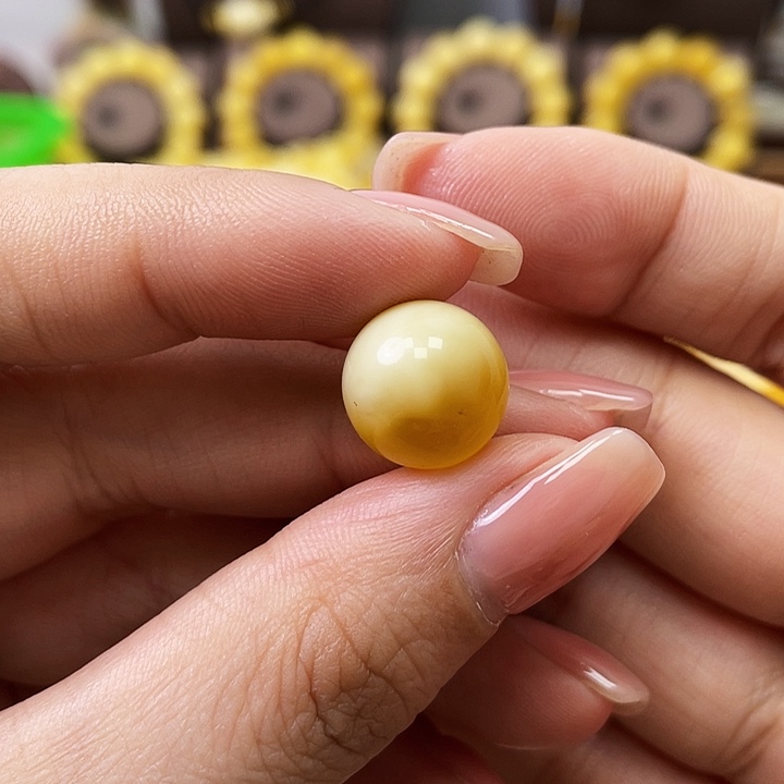 琥珀珠宝奇石未镶嵌单珠尺寸13mm瑕疵.福利款