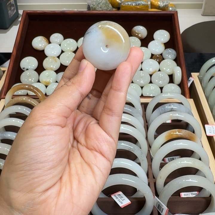 ～***～和田玉（糖玉）未镶嵌手镯