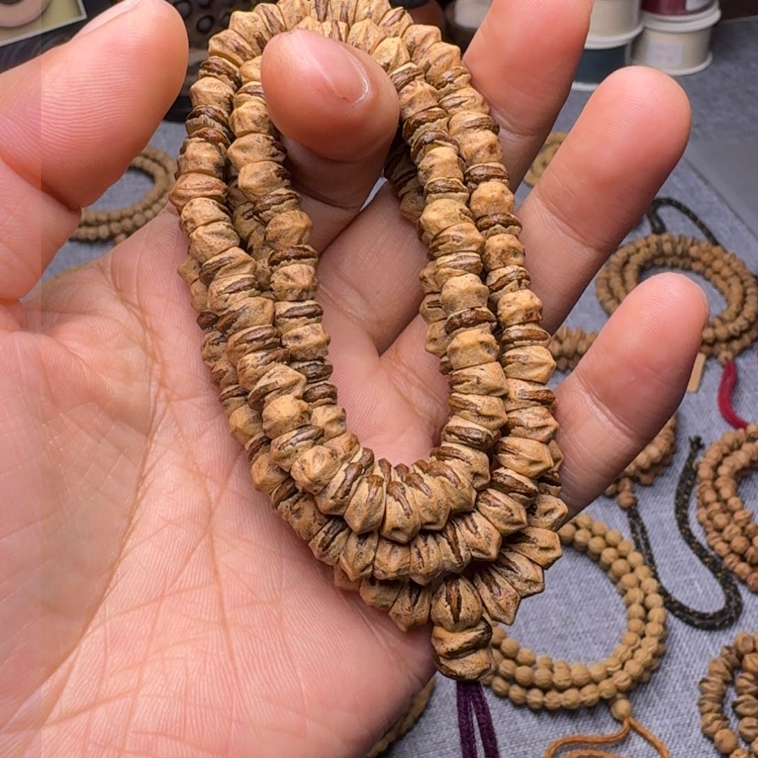 柏香籽/百香籽吊坠八**财