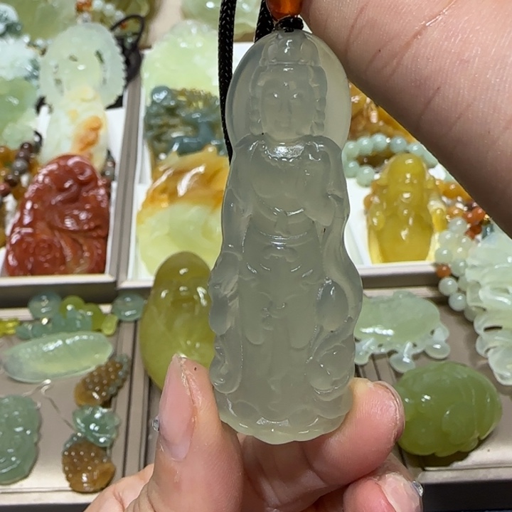 蛇纹石玉吊坠未镶嵌