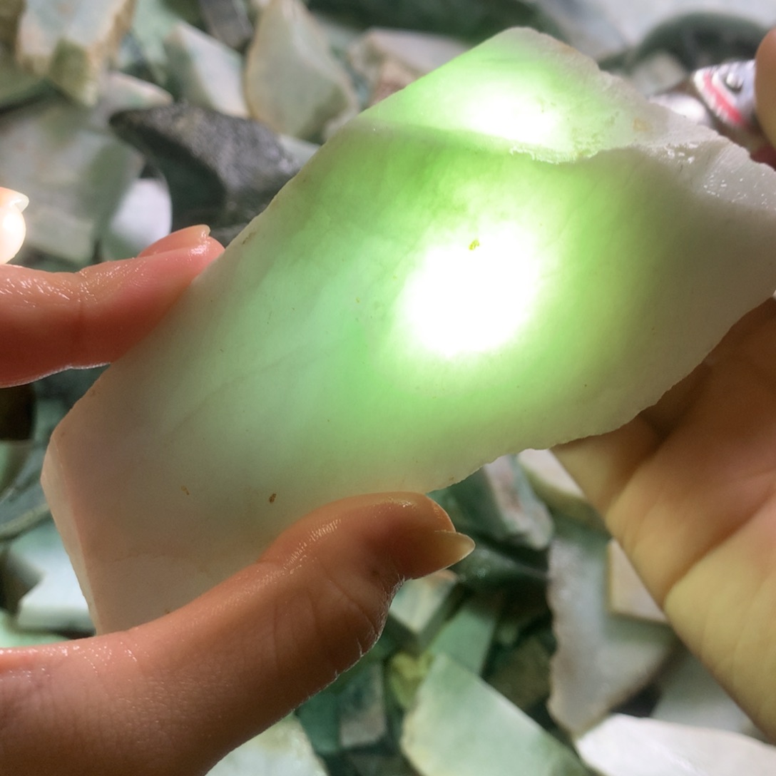 翡翠颈饰未镶嵌缅甸翡翠