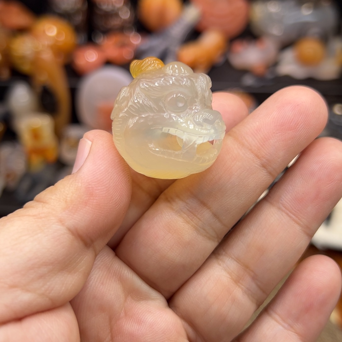 玛瑙/玉髓未镶嵌手玩摆件