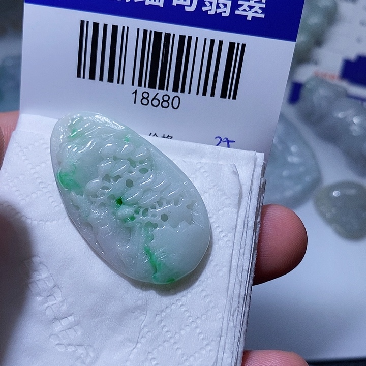 翡翠未镶嵌颈饰天光墟翡翠市场现金代购