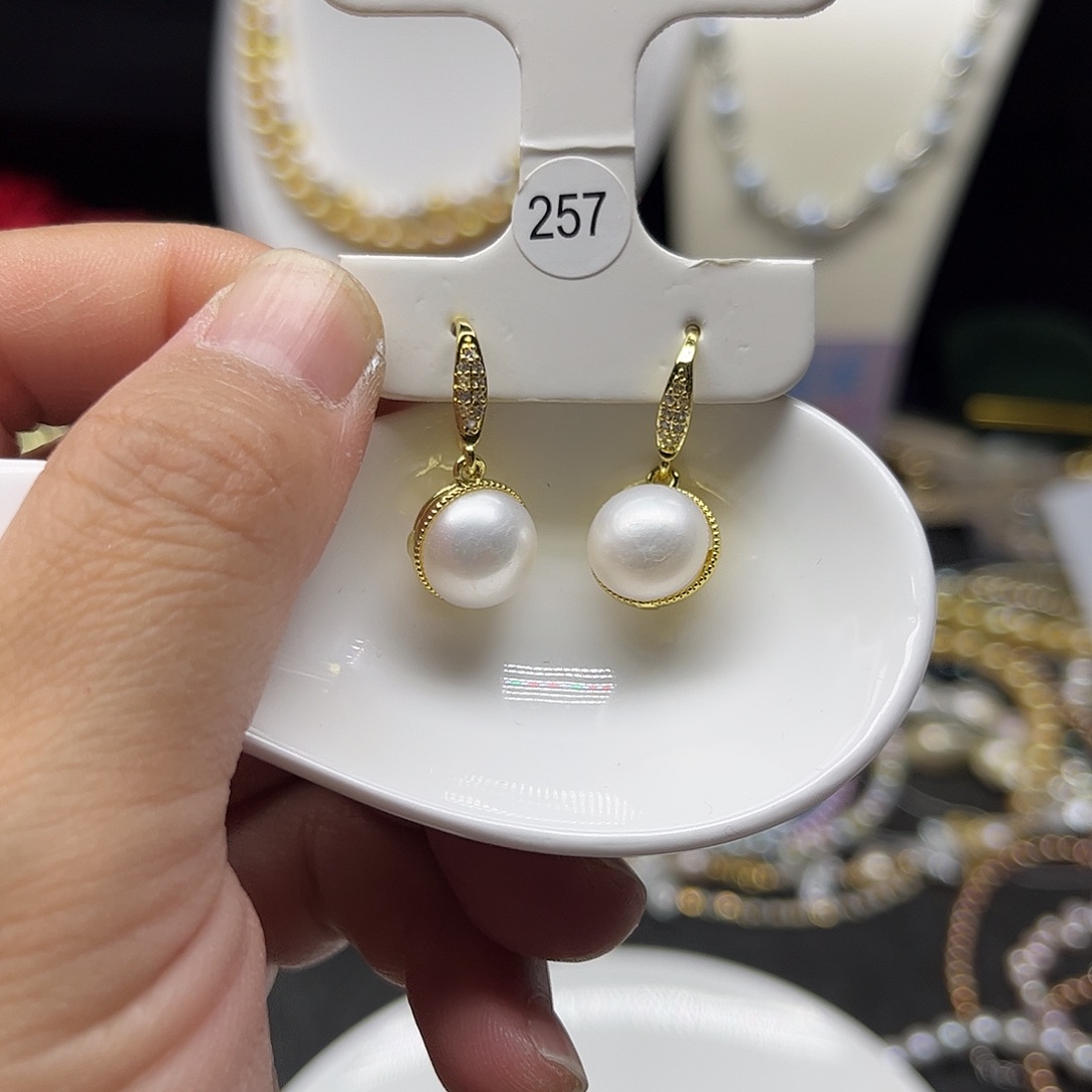 淡水珍珠耳饰未镶嵌