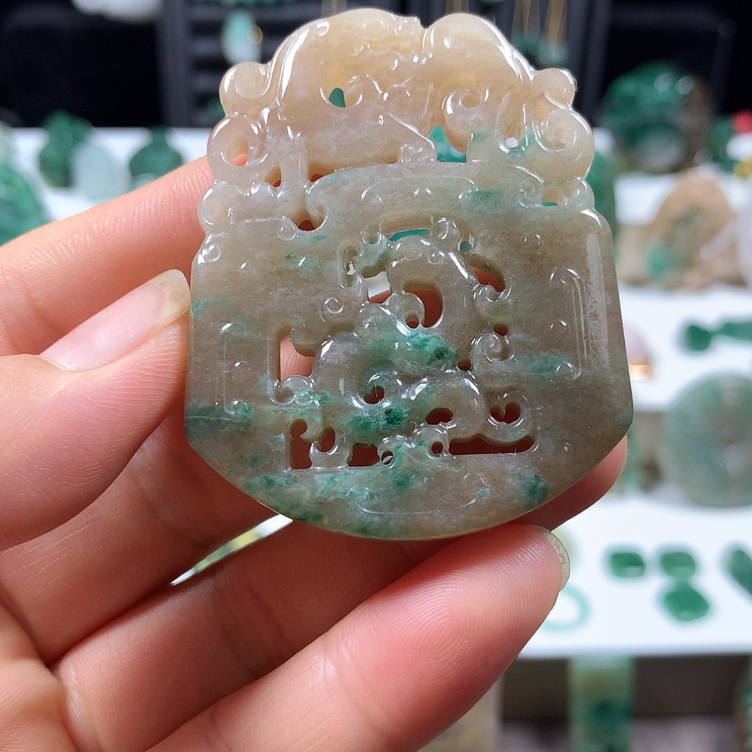 未镶嵌独山玉颈饰