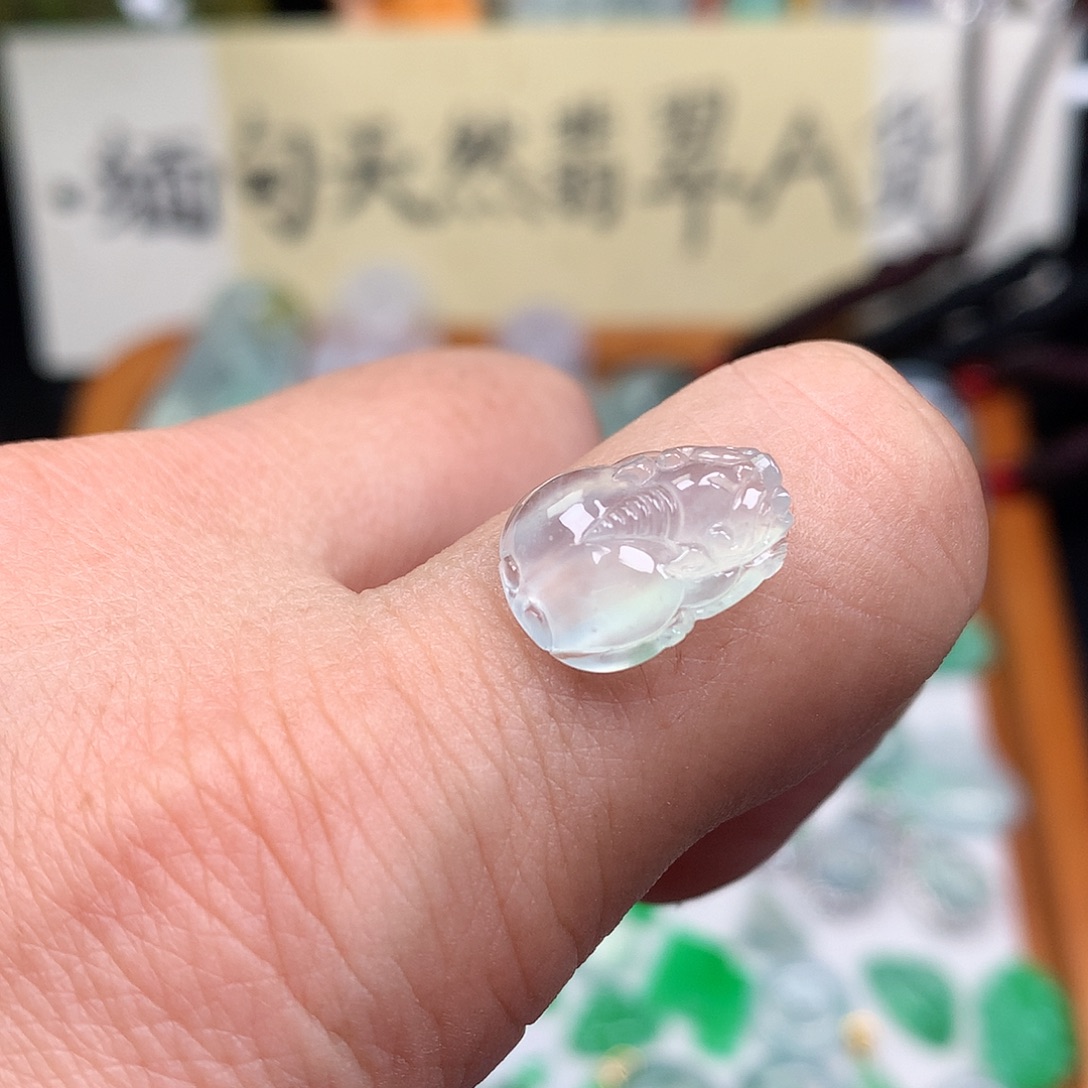 翡翠裸石缅甸天然A货翡翠冰种貔貅