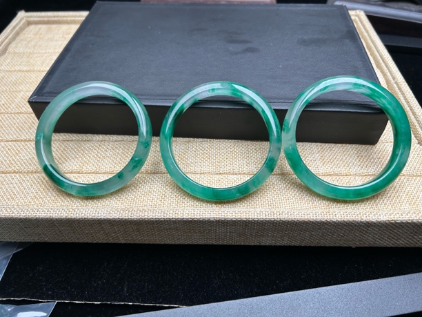 非洲翠手镯高货高冰飘花辣绿（多样性发货发其一）