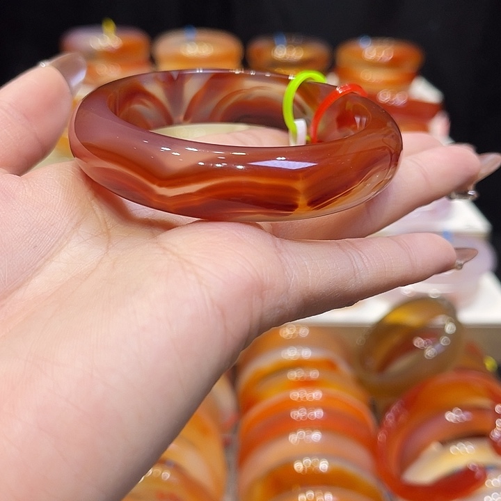 玛瑙/玉髓手镯未镶嵌