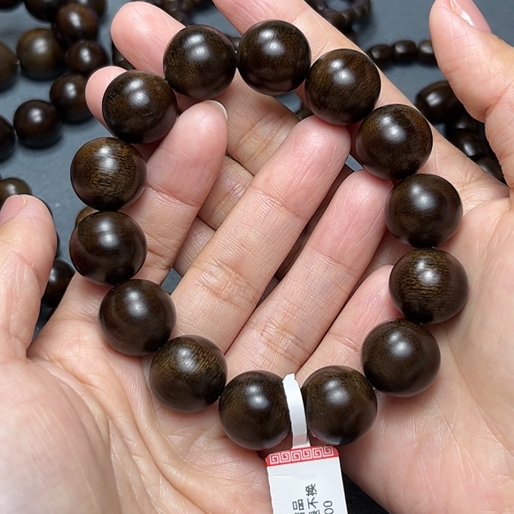 沉香手串白棋玉化