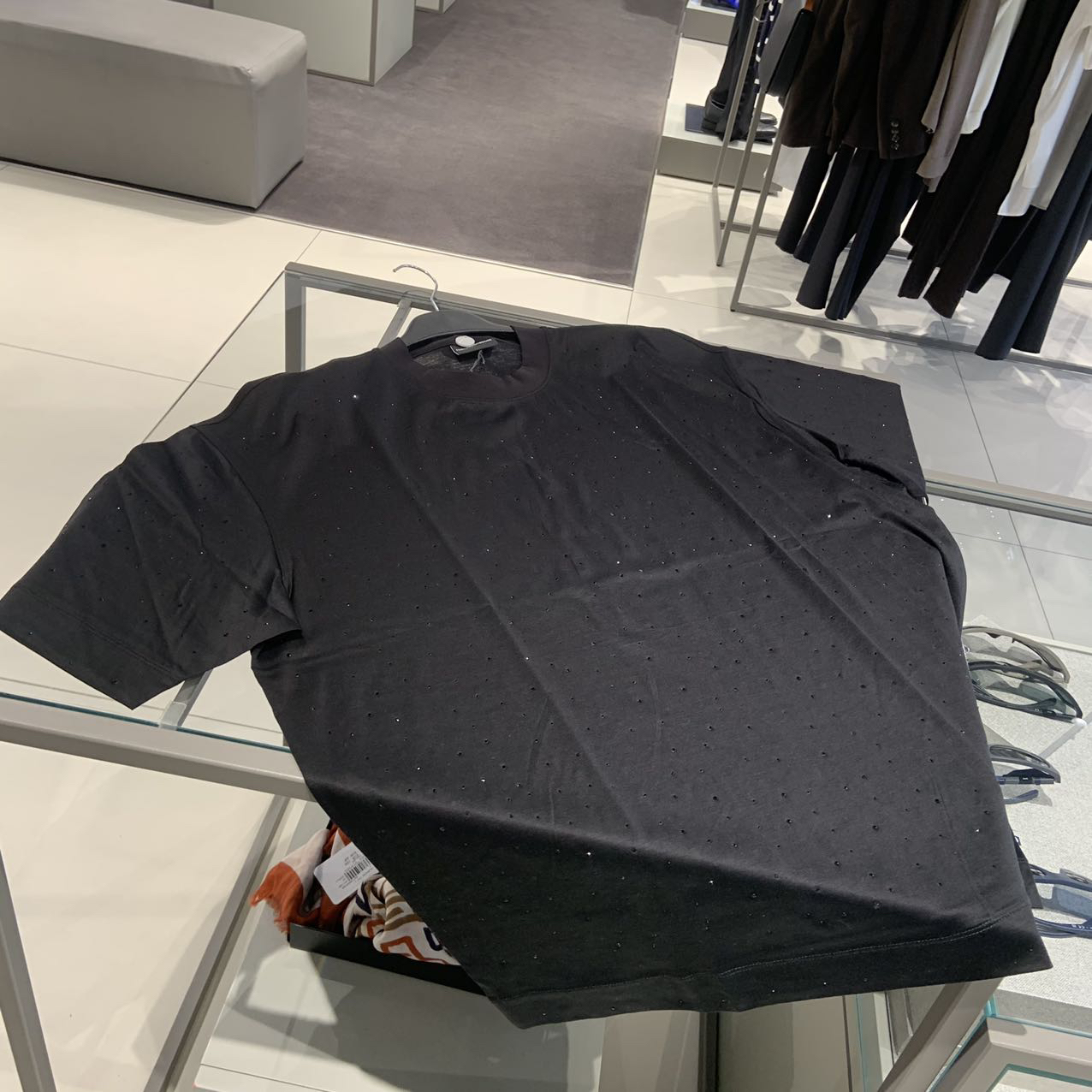 全新未使用 GIORGIO ARMANI/阿玛尼 男士短袖EA黑色钻款