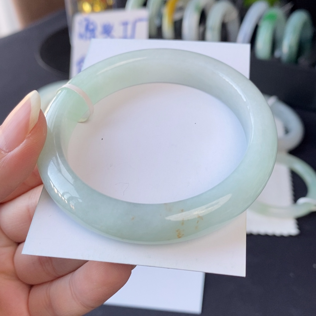 翡翠未镶嵌手镯浅绿洒金55