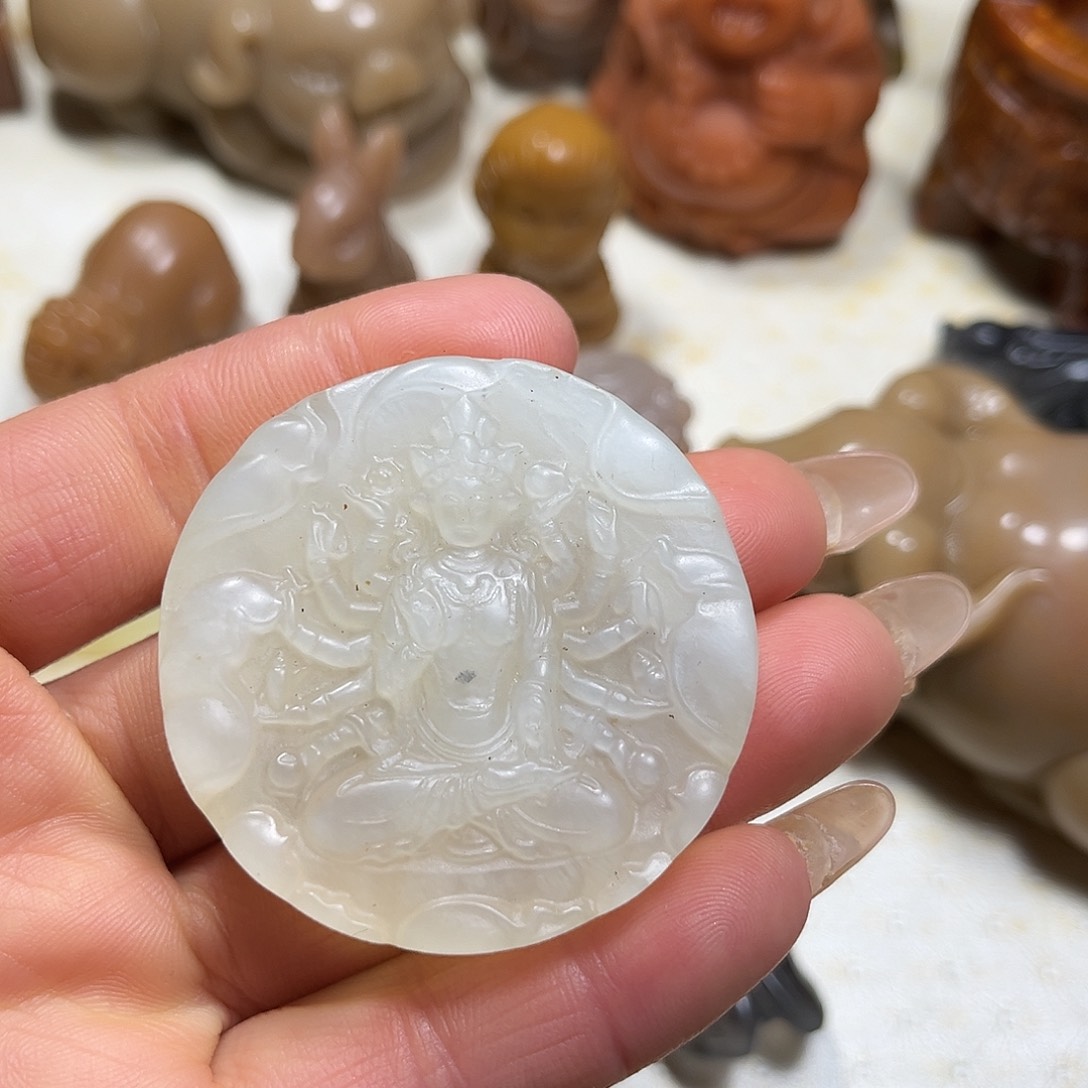 白玉菩提吊坠白玉菩提吊坠