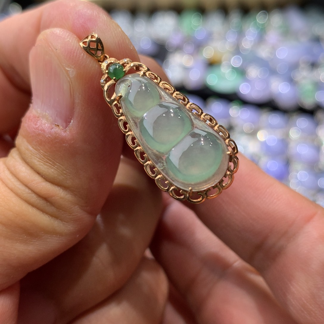 翡翠吊坠(不含链)18K金镶嵌