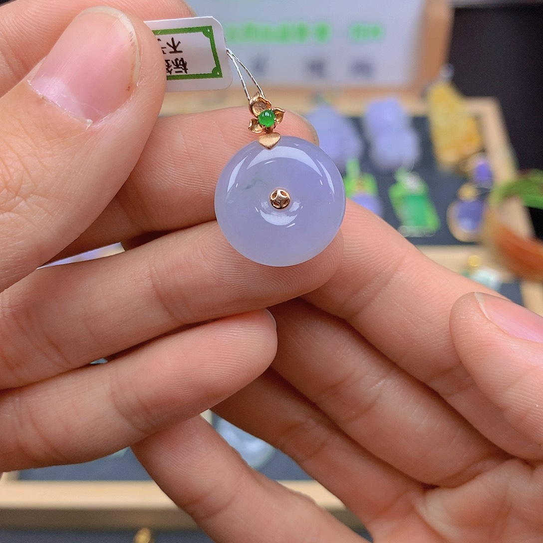 翡翠颈饰18K金镶嵌翡翠