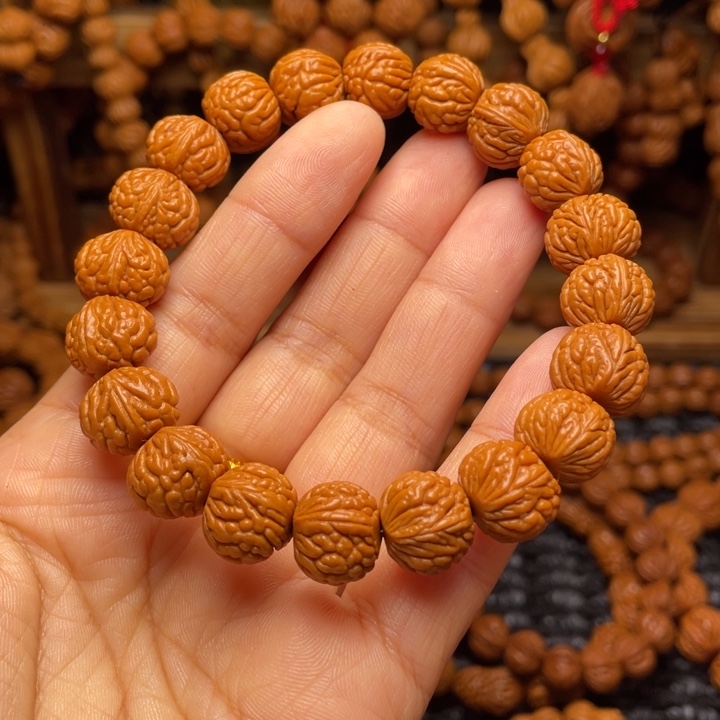 木质类龙纹桃枭挂件