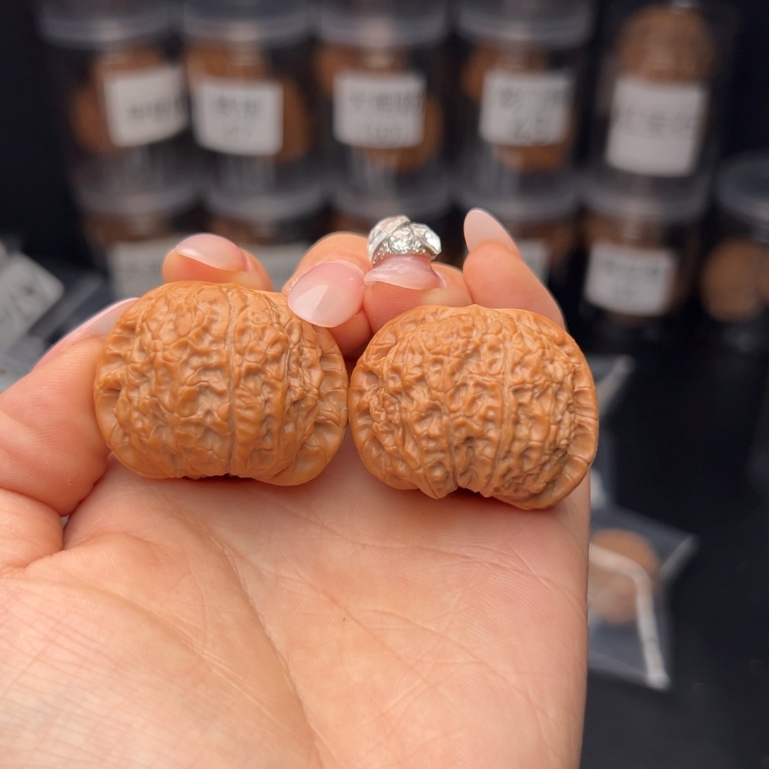 文玩核桃吊坠我**来血麒麟