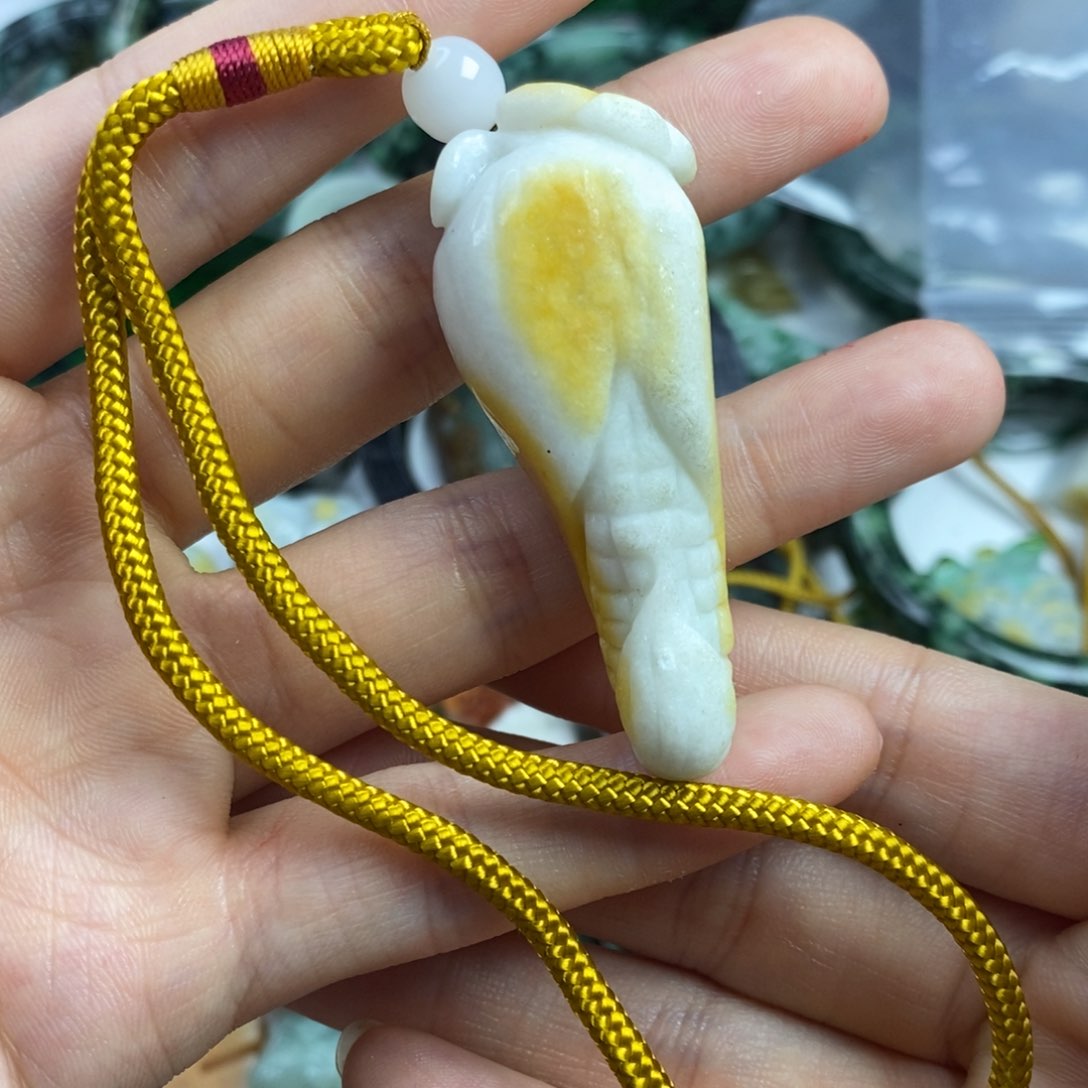 翡翠颈饰未镶嵌吊坠