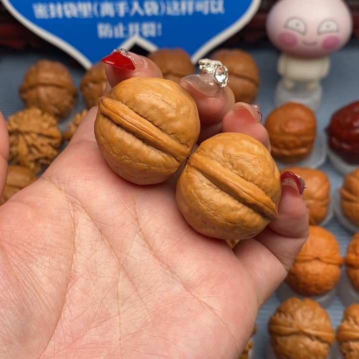 文玩核桃把件小海豚