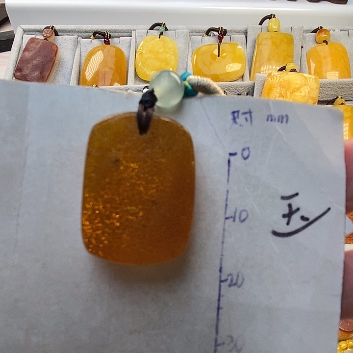 琥珀未镶嵌珠宝奇石