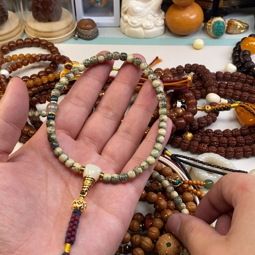 吊坠菩提。。。。。。。。。。。