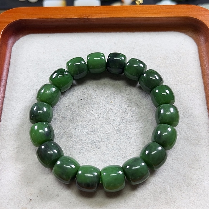 和田玉（碧玉）未镶嵌手链