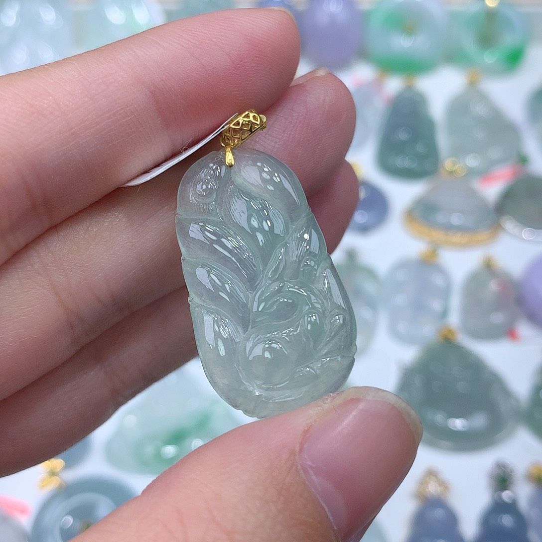 翡翠颈饰18K金镶嵌九尾