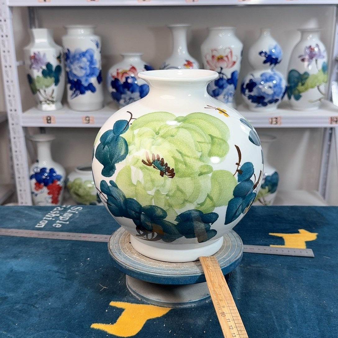 摆件景德镇陶瓷石绿牡